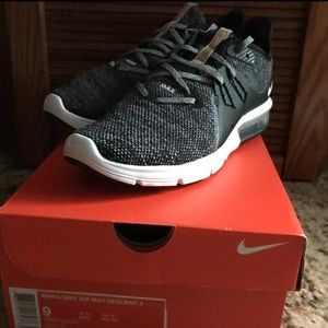 Nike AirMax sequent 3 Gym shoes